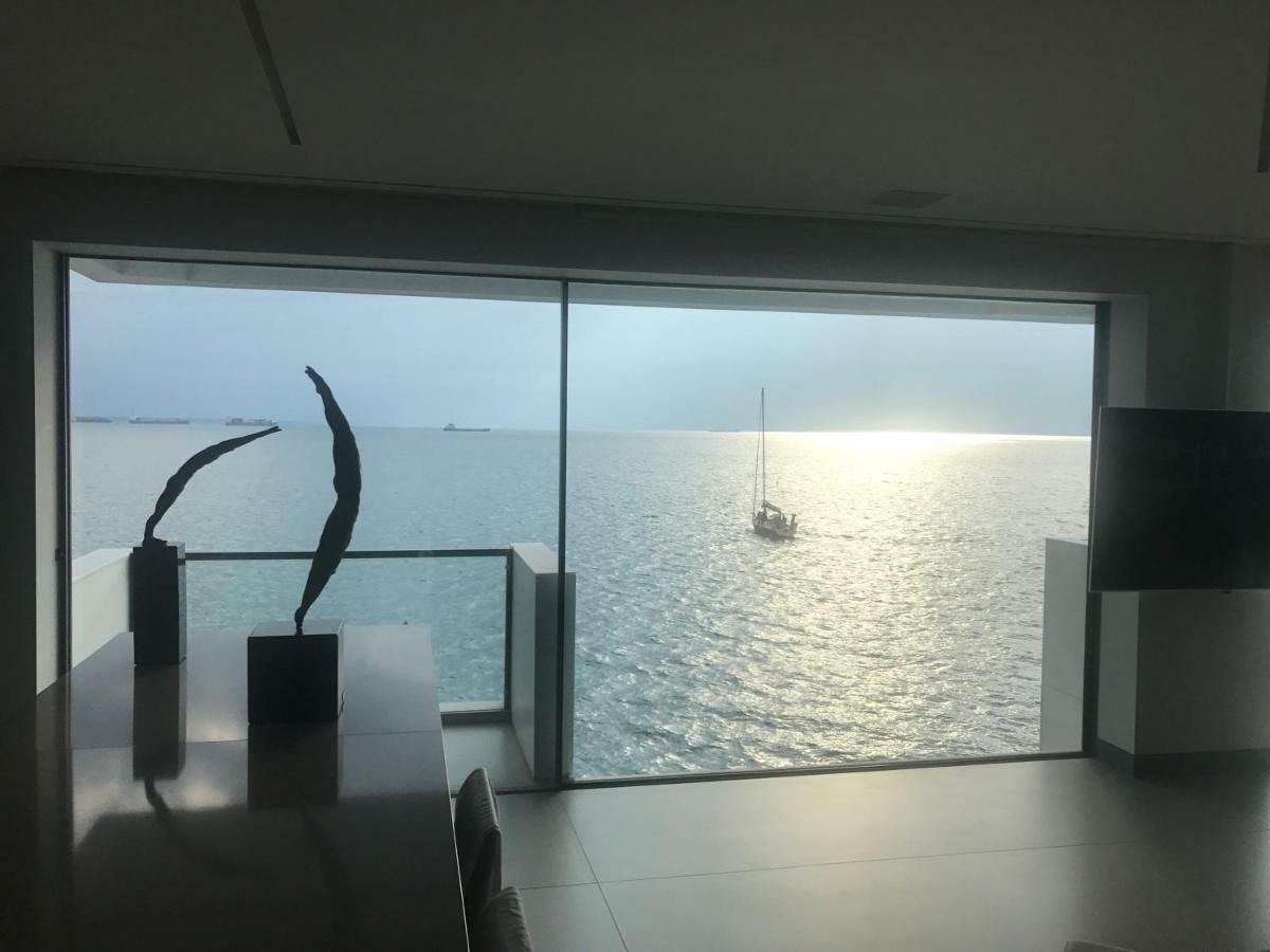 Infinity Sea View Apartment Tesalonika Bagian luar foto