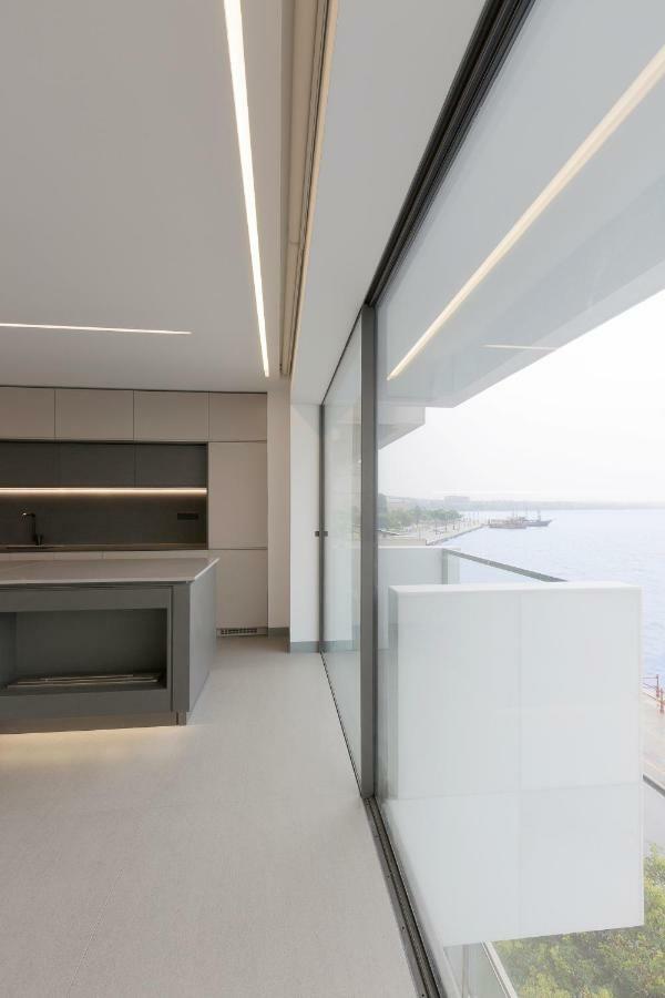 Infinity Sea View Apartment Tesalonika Bagian luar foto